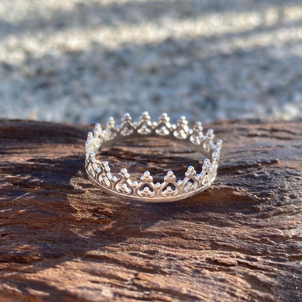 Silver Crown Ring, Size 5.5